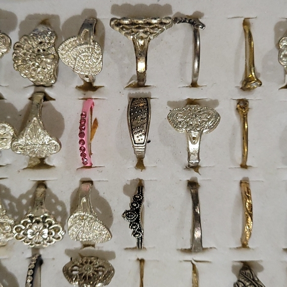 90 FASHION RINGS - Picture 2 of 4